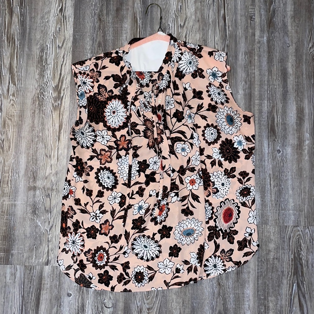 Floral Sleeveless Blouse